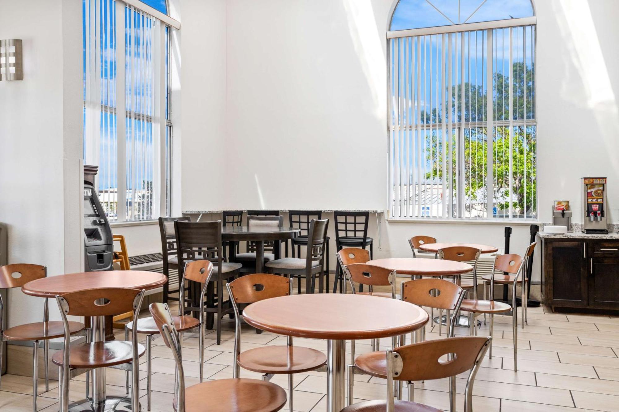 Surestay Hotel By Best Western Albuquerque Midtown Bagian luar foto