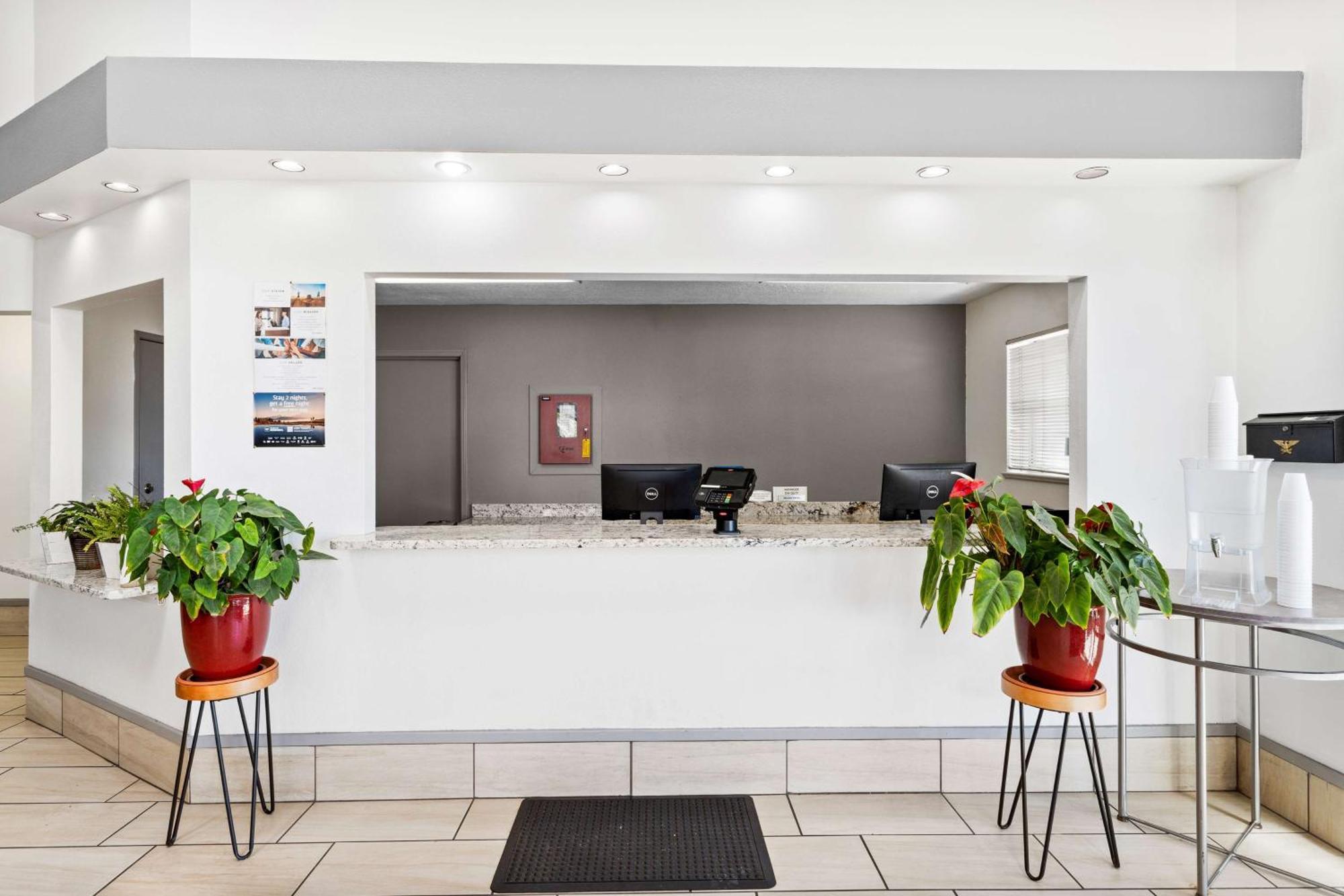 Surestay Hotel By Best Western Albuquerque Midtown Bagian luar foto